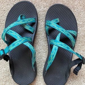 Women’s Chacos size 8